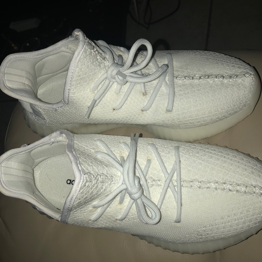Yeezy Cream White size 8/41